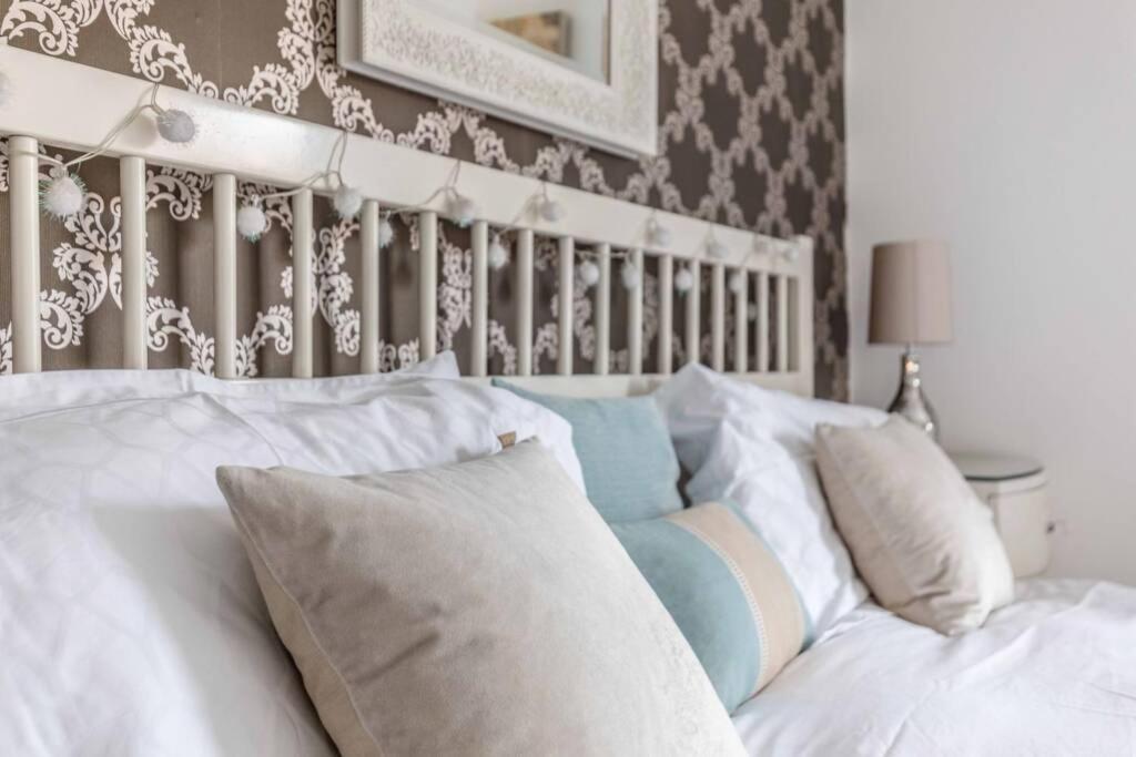 Windsor Town Centre Victorian Townhouse Sleeps 6 Villa Bagian luar foto